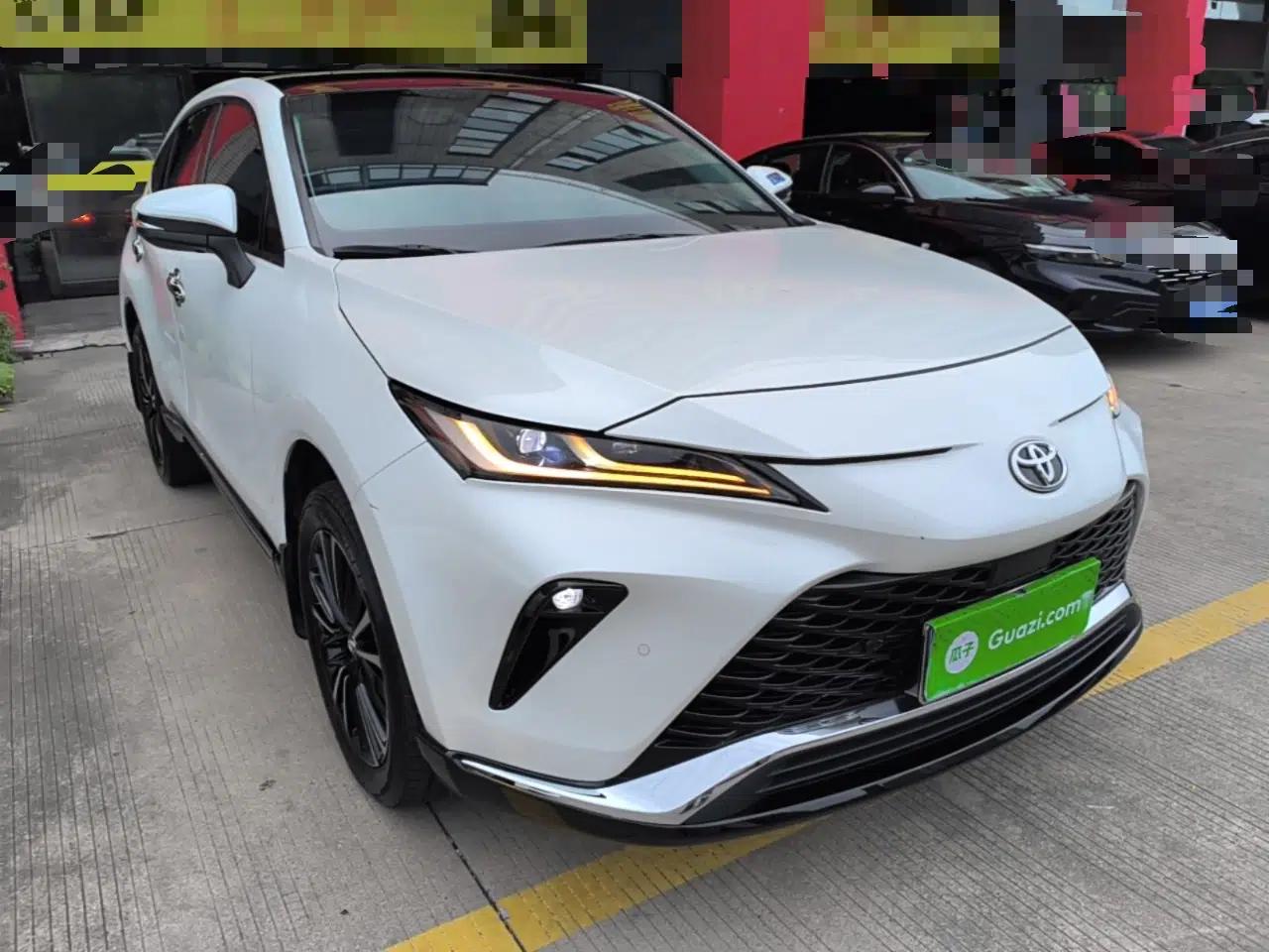 Toyota Venza 2022 2.0L CVT Two-Wheel Drive Prestige Edition — миниатюра 3