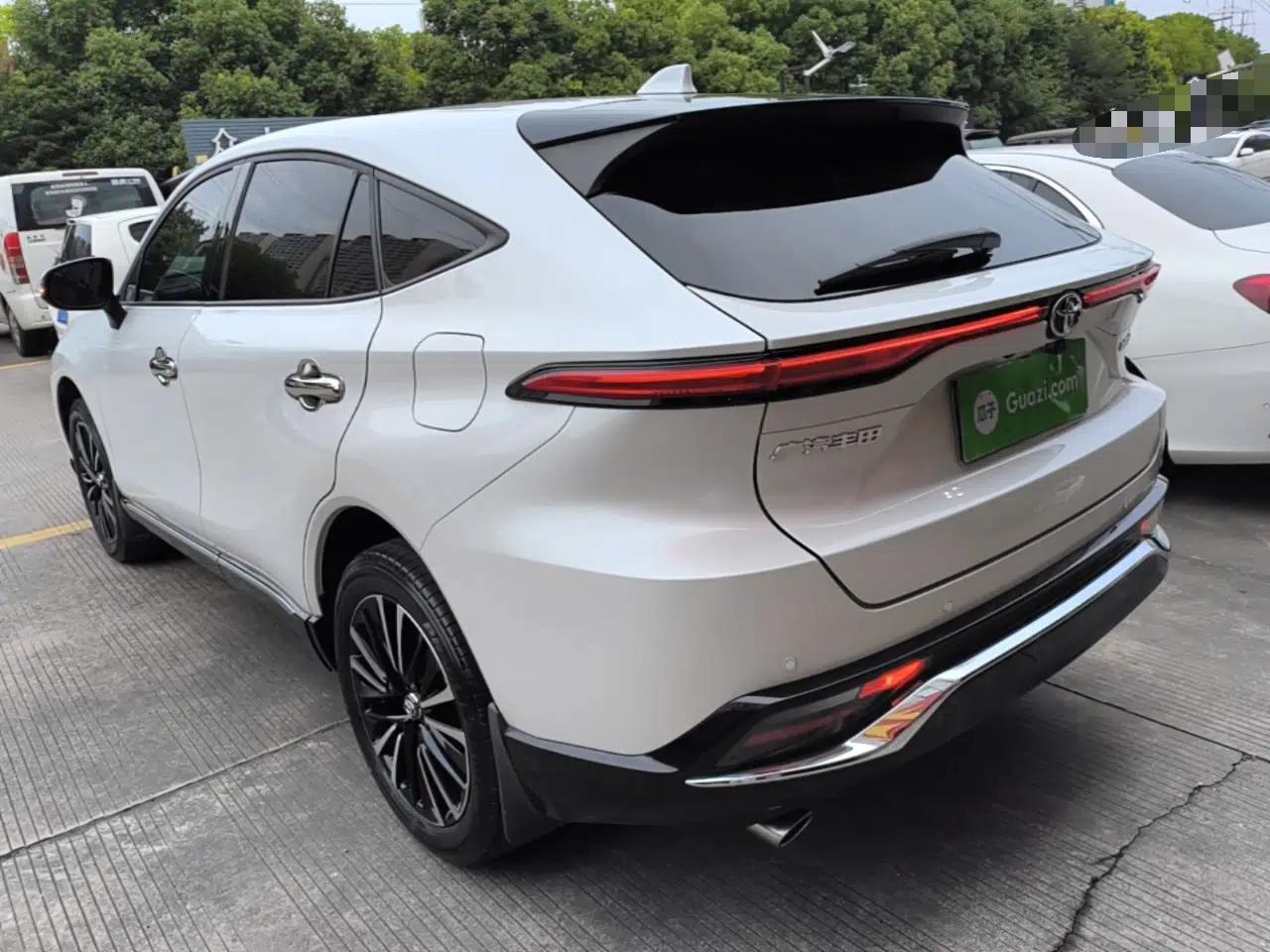 Toyota Venza 2022 2.0L CVT Two-Wheel Drive Prestige Edition — миниатюра 4