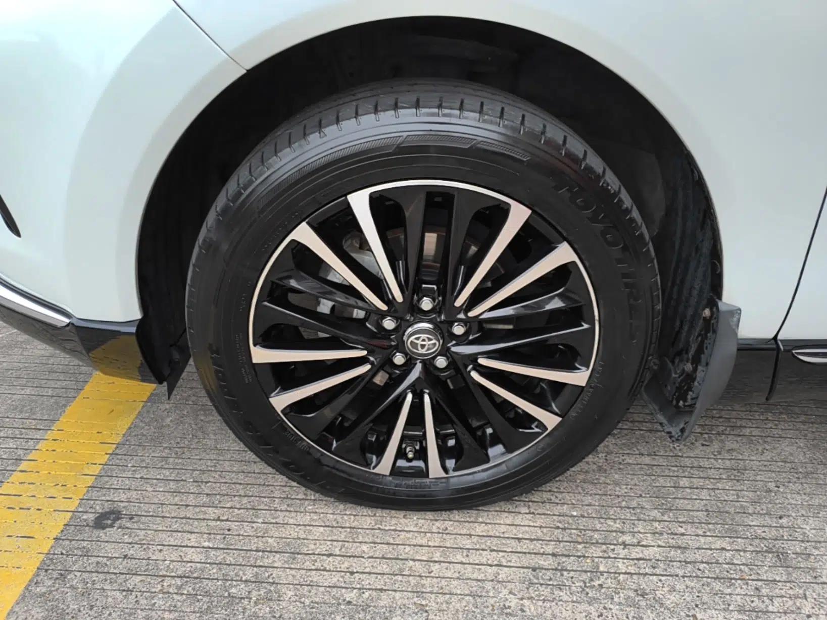 Toyota Venza 2022 2.0L CVT Two-Wheel Drive Prestige Edition — миниатюра 10