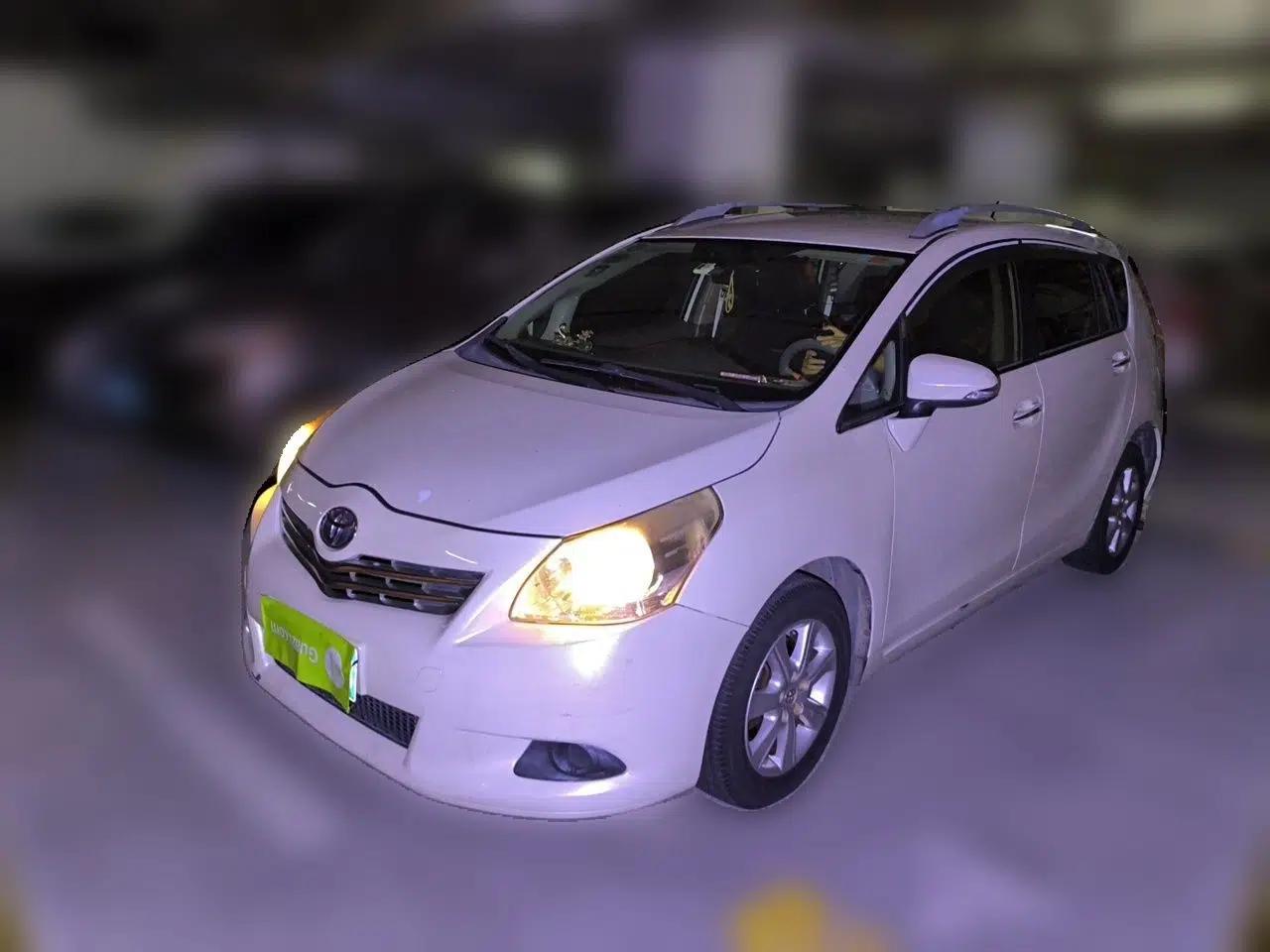 Toyota Verso 2014 Starlight 180E CVT Elite Edition — миниатюра 1