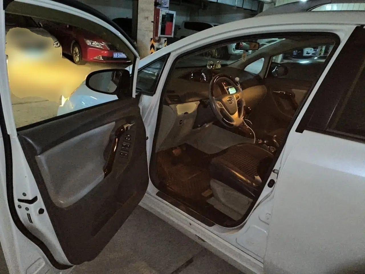 Toyota Verso 2014 Starlight 180E CVT Elite Edition — миниатюра 16