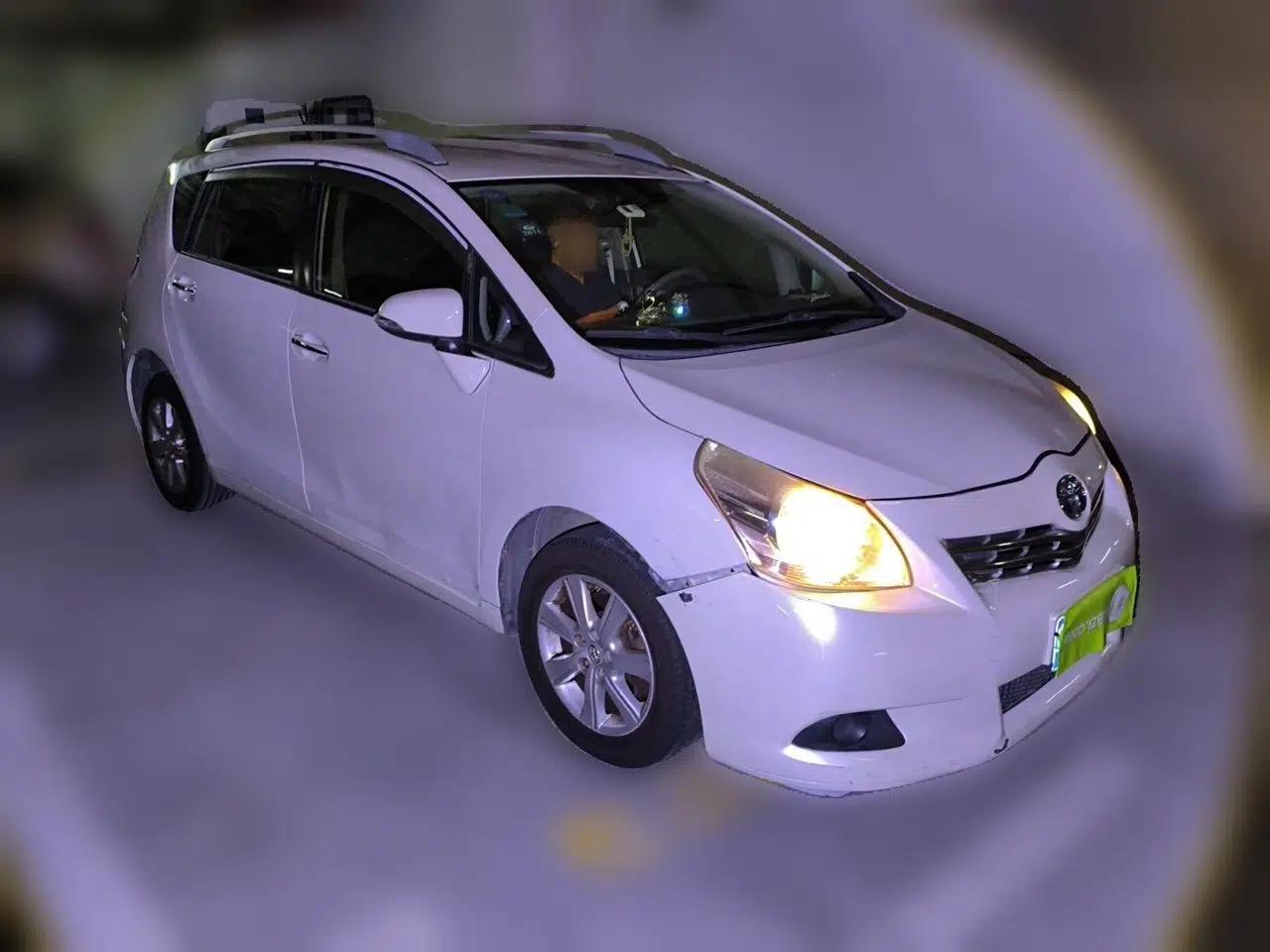 Toyota Verso 2014 Starlight 180E CVT Elite Edition — миниатюра 3