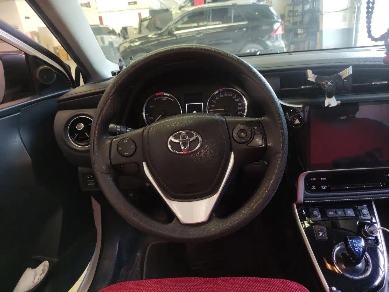 Toyota Corolla Hybrid E+ 2019 1.8L E-CVT Leading Edition — миниатюра 10