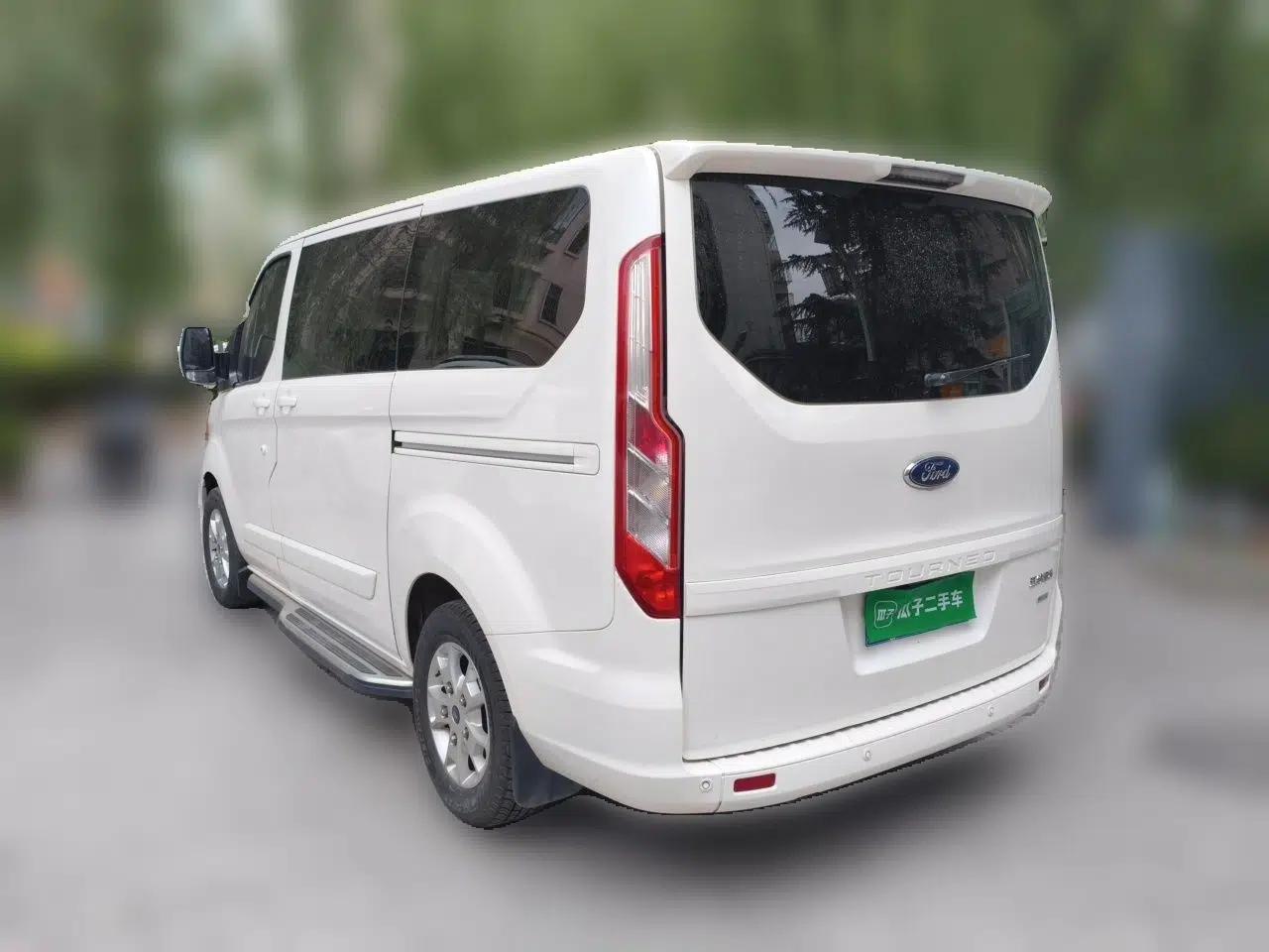 Ford Tourneo Custom 2017 2.0T Automatic Elite Edition — миниатюра 4