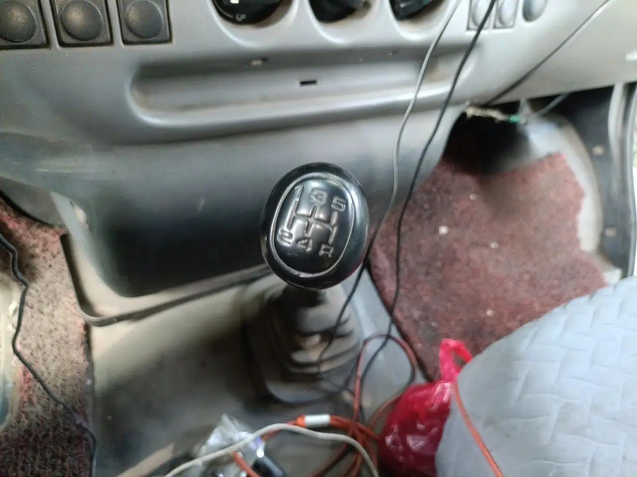 Ford Classic Transit 2009 2.8T Diesel Standard Version Short Wheelbase Mid-Roof JX493ZLQ3 — миниатюра 14