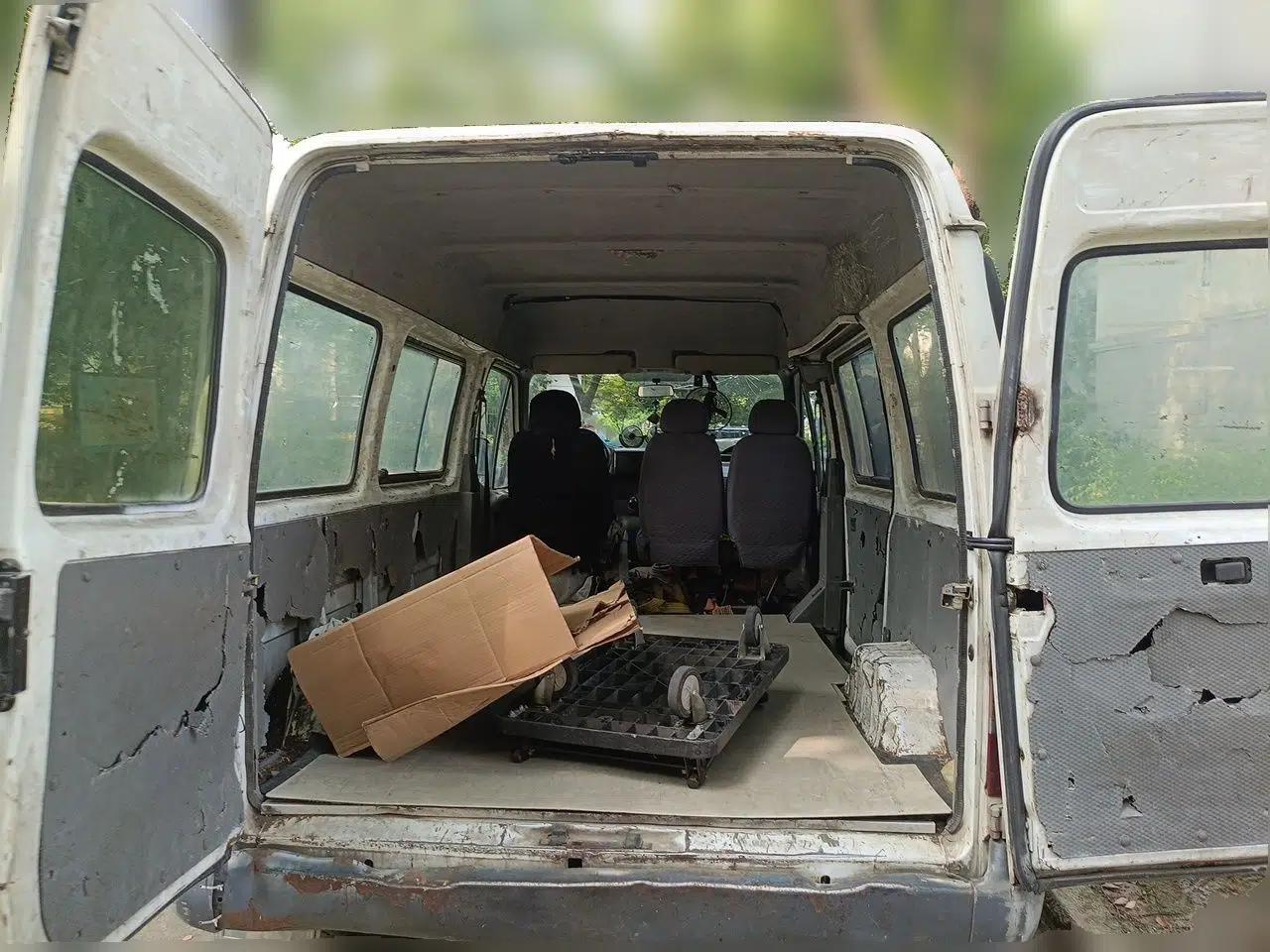 Ford Classic Transit 2009 2.8T Diesel Standard Version Short Wheelbase Mid-Roof JX493ZLQ3 — миниатюра 19
