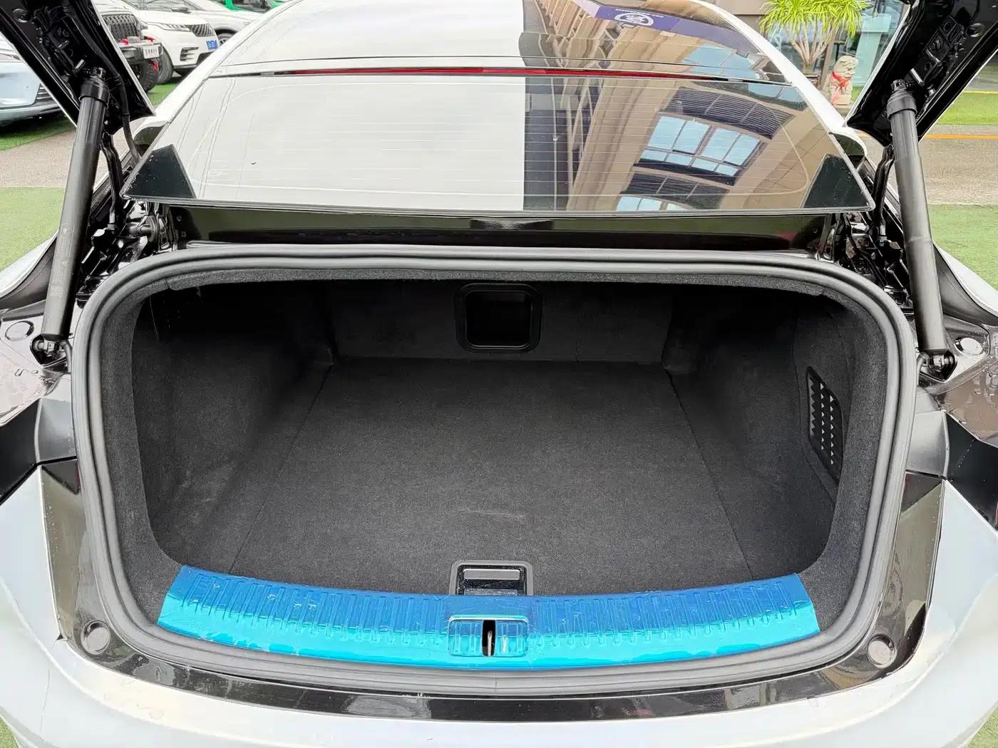 Nezha S 2022 Range Extended Version 1160km Rear-Wheel Drive Small Version — миниатюра 17