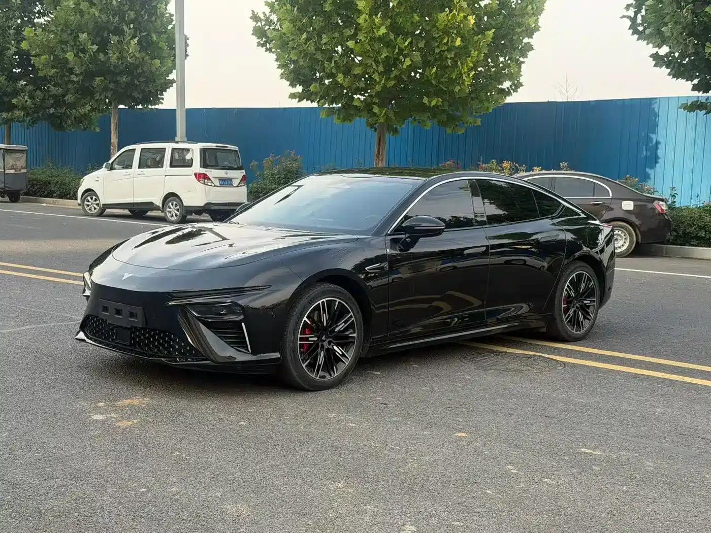 Nezha S 2022 Range Extended Version 1160km Rear-Wheel Drive Large Version — миниатюра 1