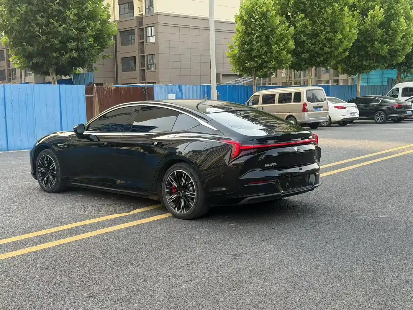 Nezha S 2022 Range Extended Version 1160km Rear-Wheel Drive Large Version — миниатюра 9