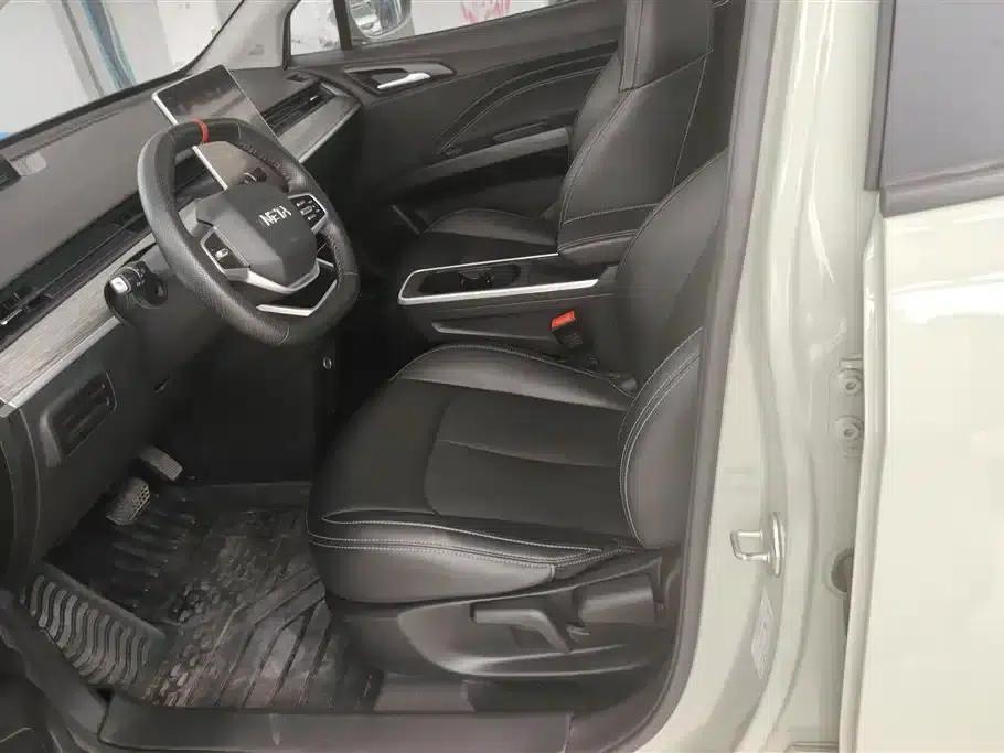 Nezha AYA 2023 Facelift 401 Lite — миниатюра 9