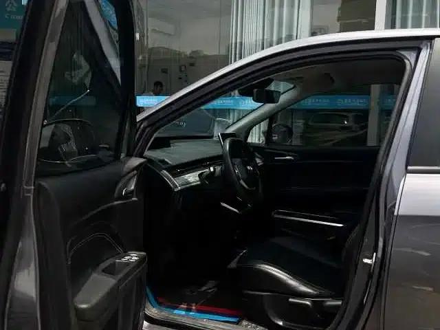 Nezha AYA 2023 Facelift 401 Lite — миниатюра 4