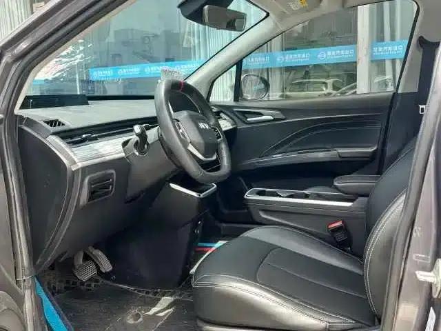 Nezha AYA 2023 Facelift 401 Lite — миниатюра 5