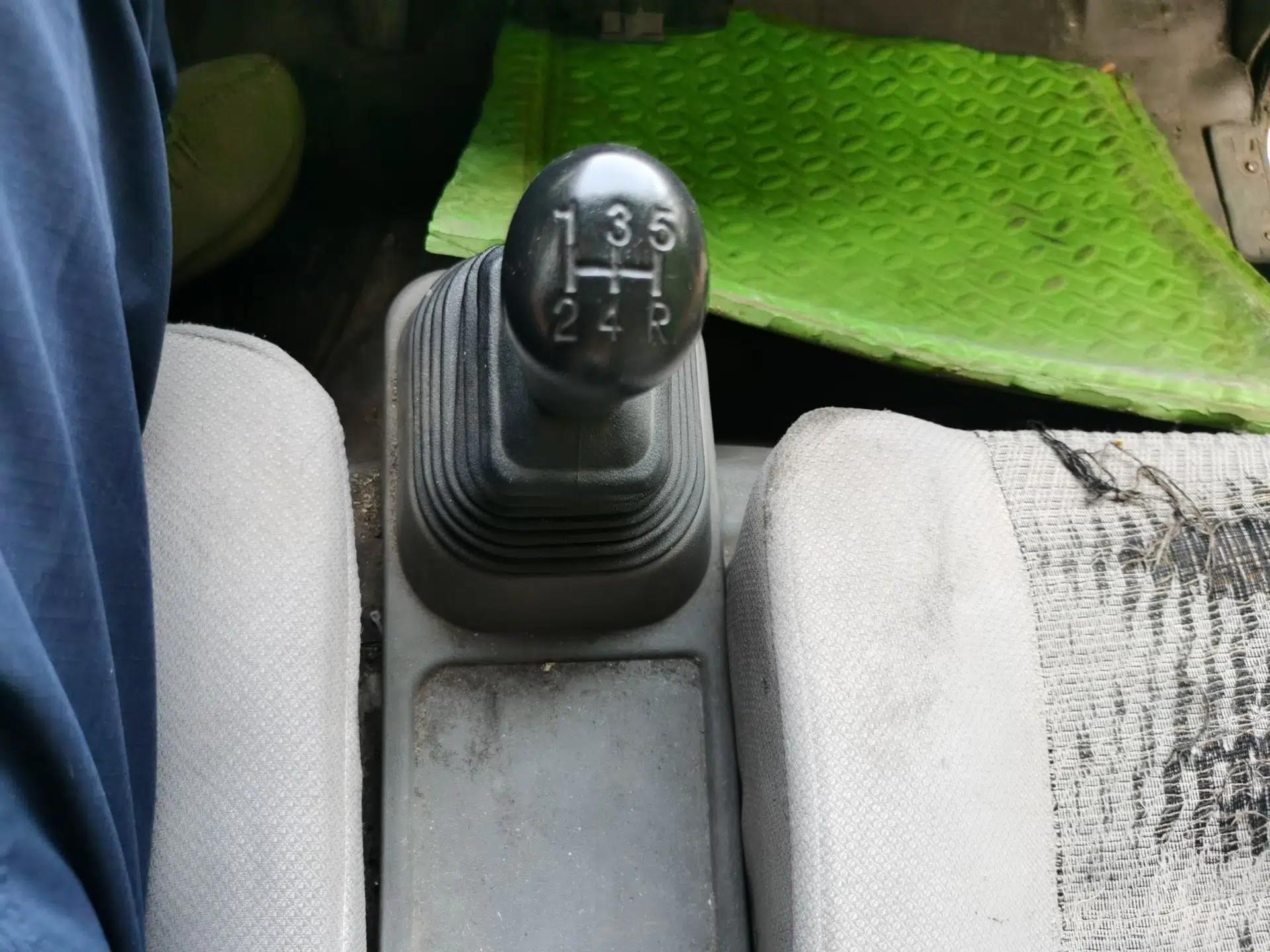 Foton Xiangling M Foton gasoline-CNG manual two-seat box truck — миниатюра 14