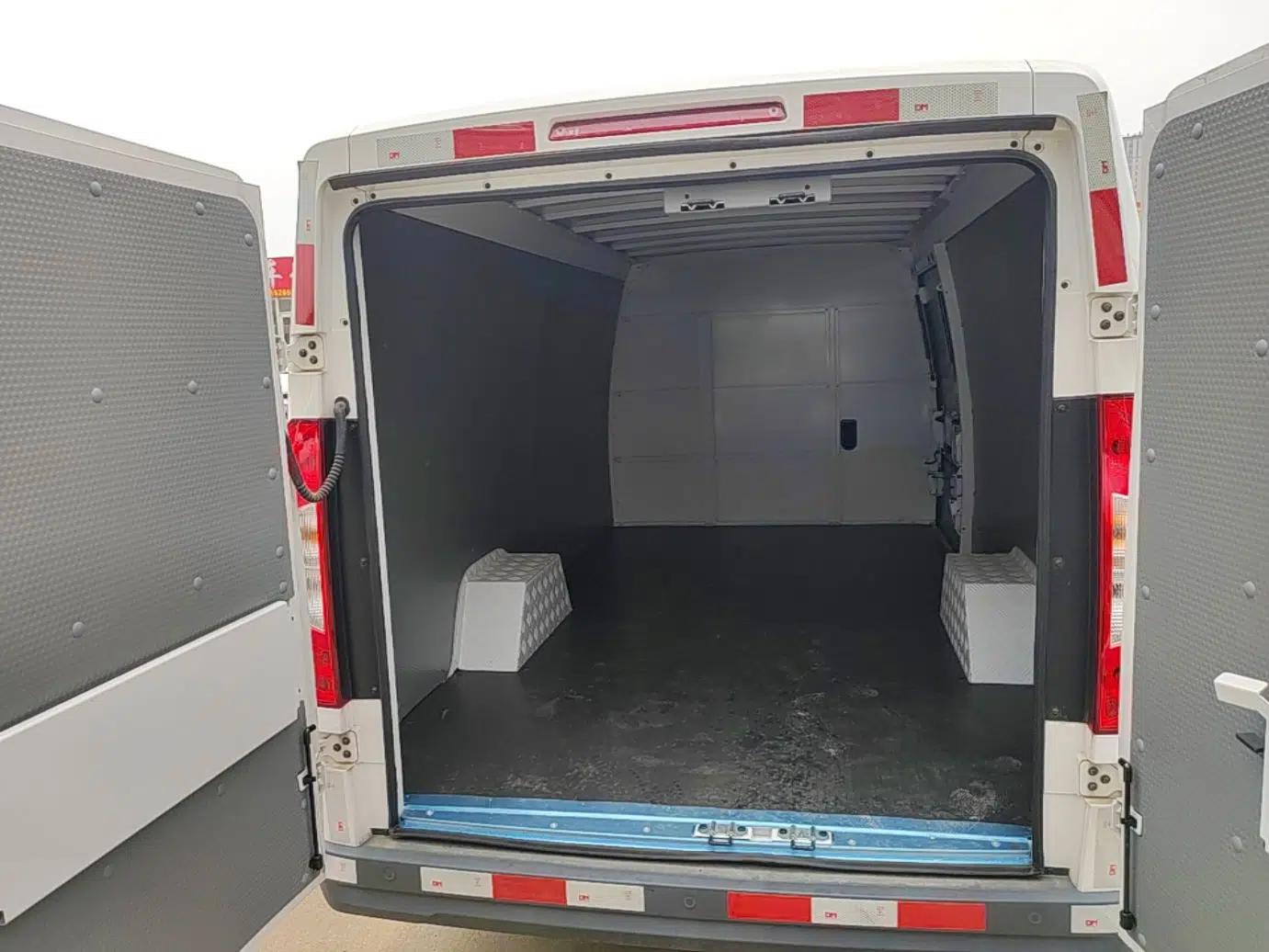 Foton Intelligent Blue Elf E7 2024 Facelifted All-Electric Van Flat Roof 2 Seats CATL 46.36 kWh — миниатюра 27