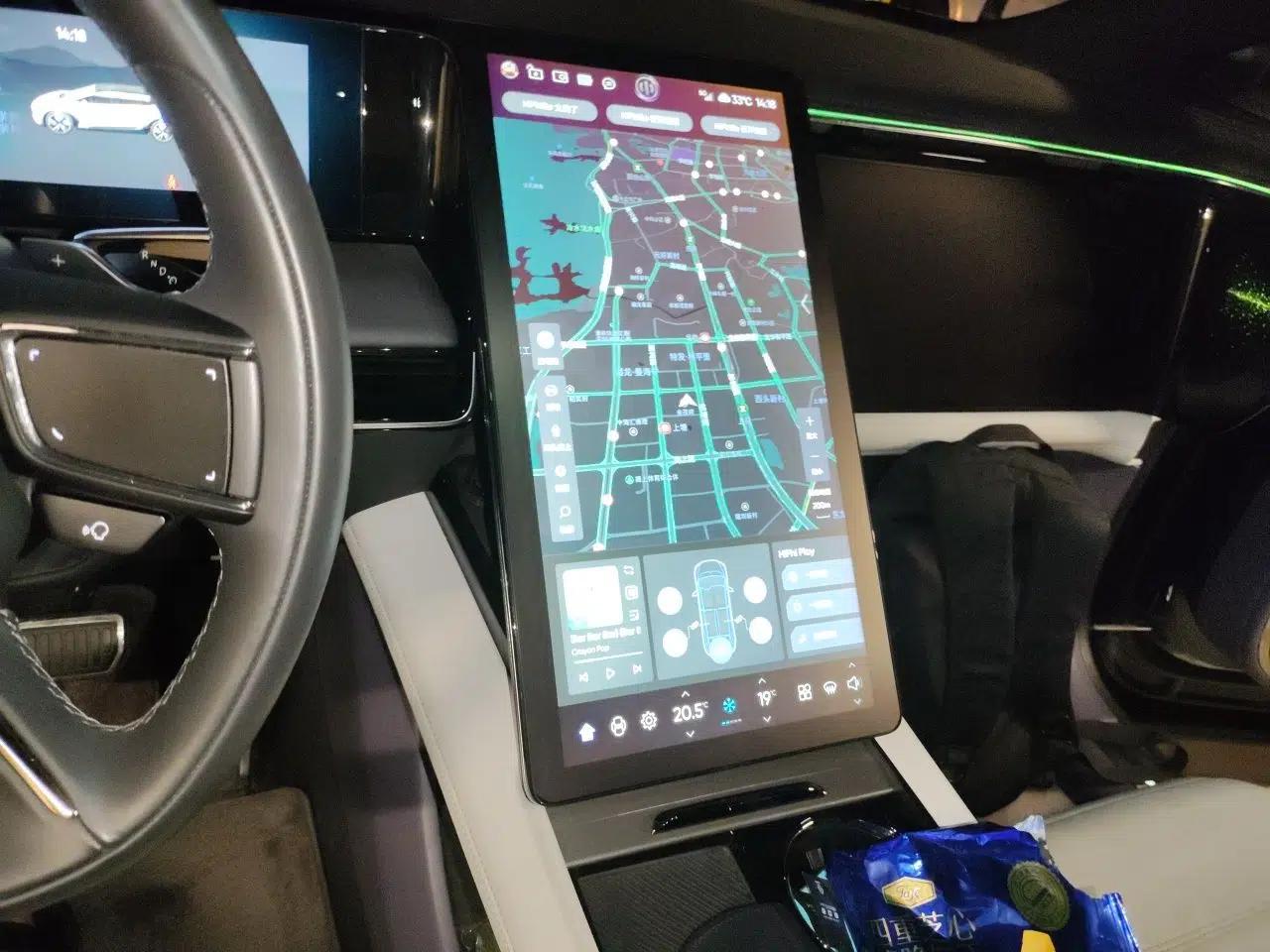 HiPhi X 2021 Luxury Edition 6-Seater — миниатюра 13