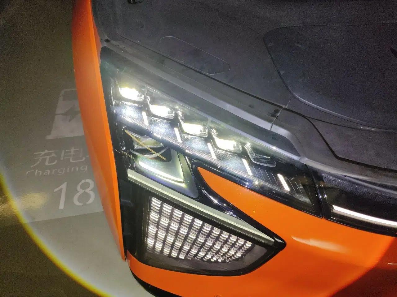 HiPhi X 2021 Luxury Edition 6-Seater — миниатюра 7