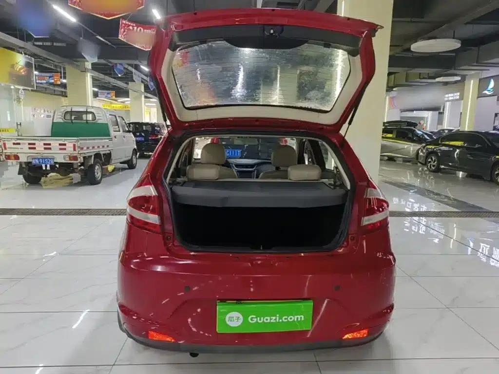 Fengyun 2 2015 1.5L Manual Elite Edition — миниатюра 19