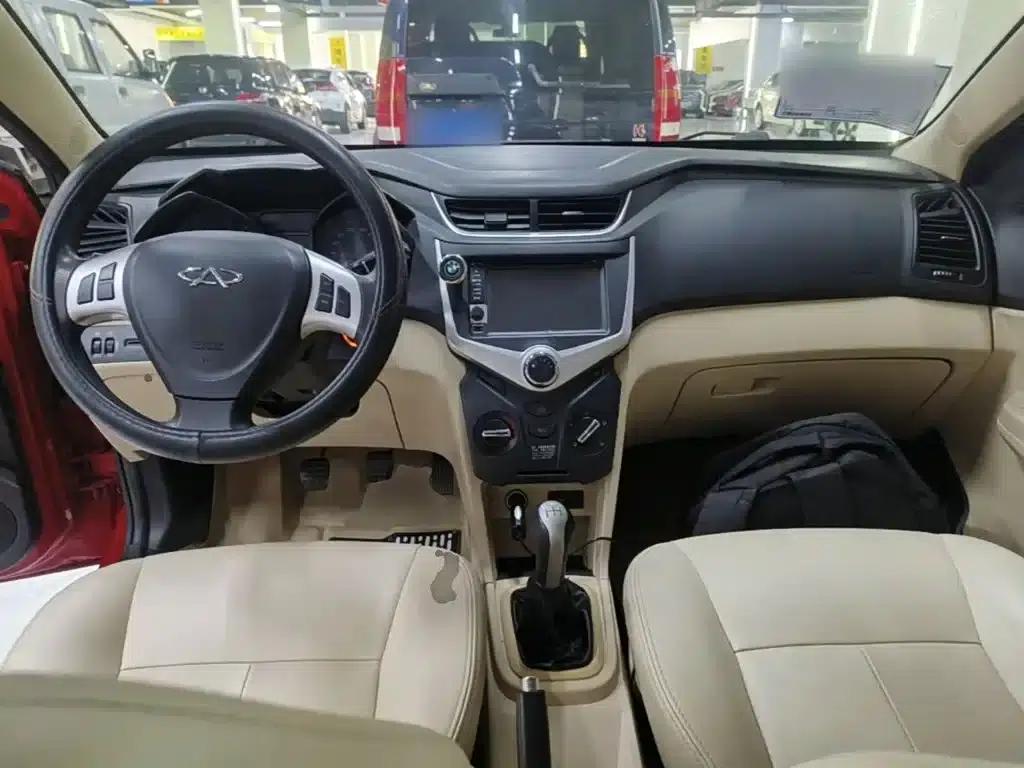 Fengyun 2 2015 1.5L Manual Elite Edition — миниатюра 10