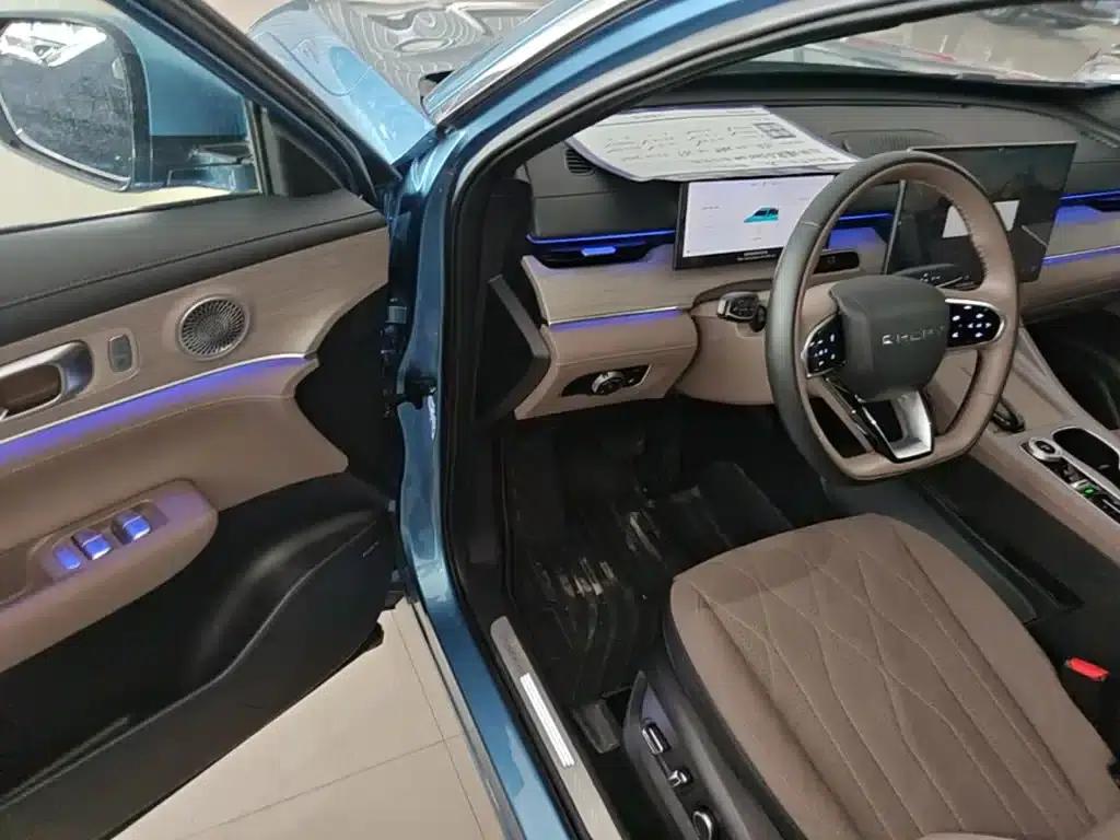 Chery Tiggo 8 PLUS C-DM 2025 1.5T 116km/h Premium 5-seater — миниатюра 16
