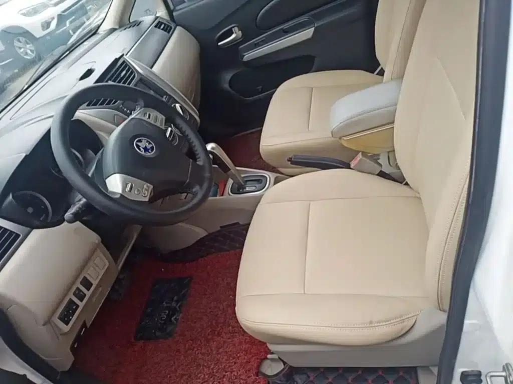 Venucia R50 2015 1.6L Automatic Deluxe Edition — миниатюра 15