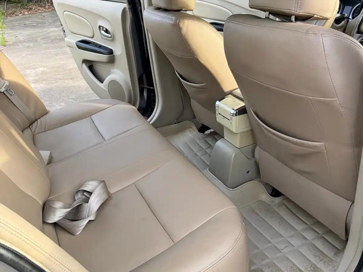 Venucia D50 2013 1.6L Manual Fashion Edition — миниатюра 10