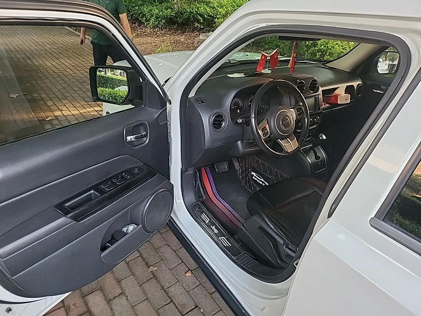 Jeep Patriot 2014 2.4L Serpentine Collection Edition — миниатюра 16