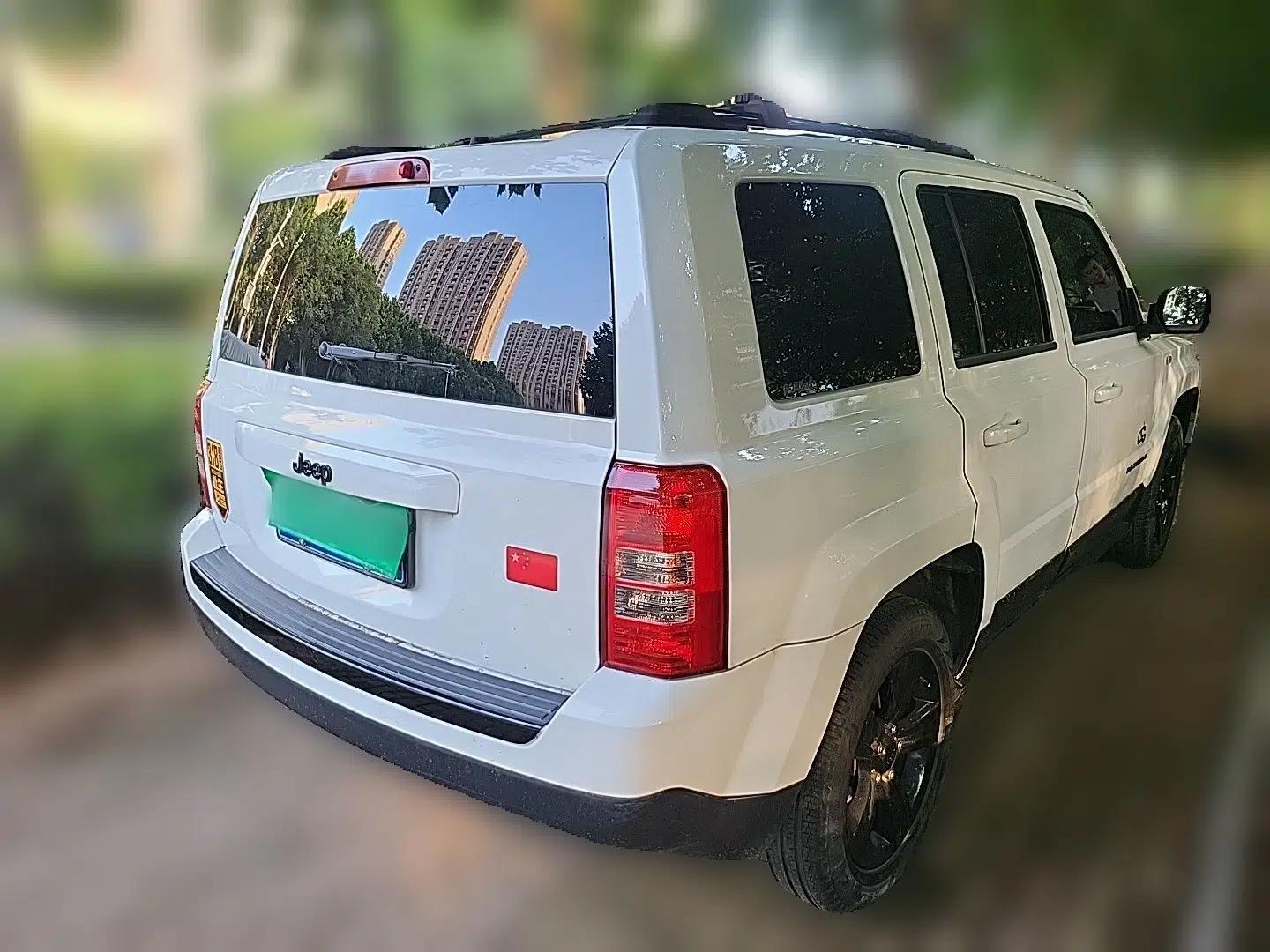 Jeep Patriot 2014 2.4L Serpentine Collection Edition — миниатюра 6