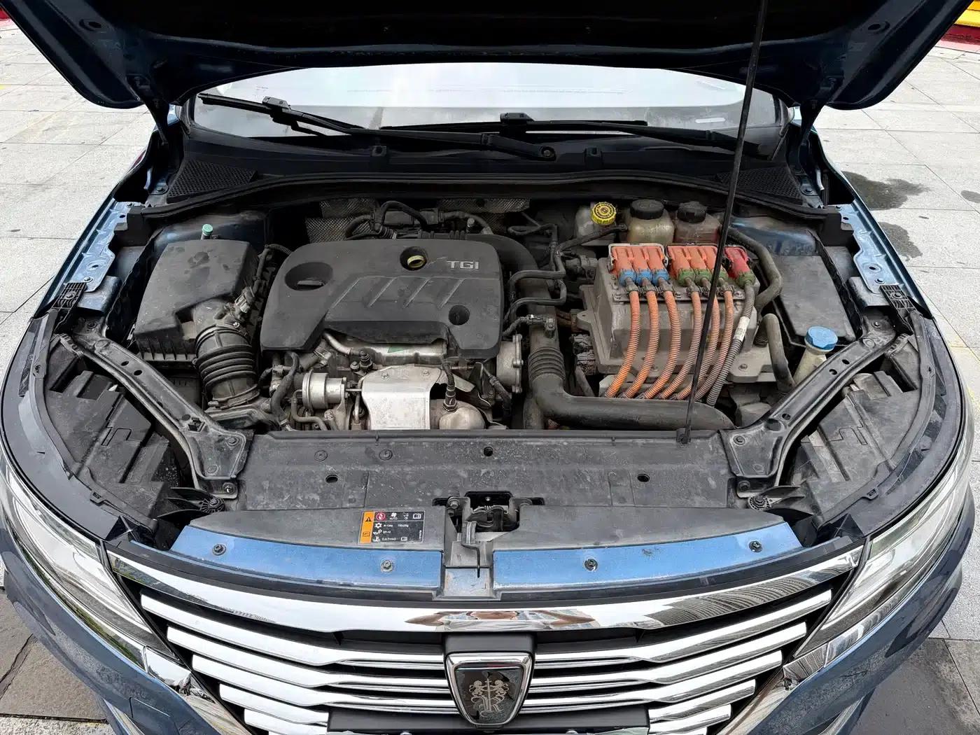 Roewe i6 New Energy 2017 45T Hybrid Connected Smart Edition — миниатюра 14