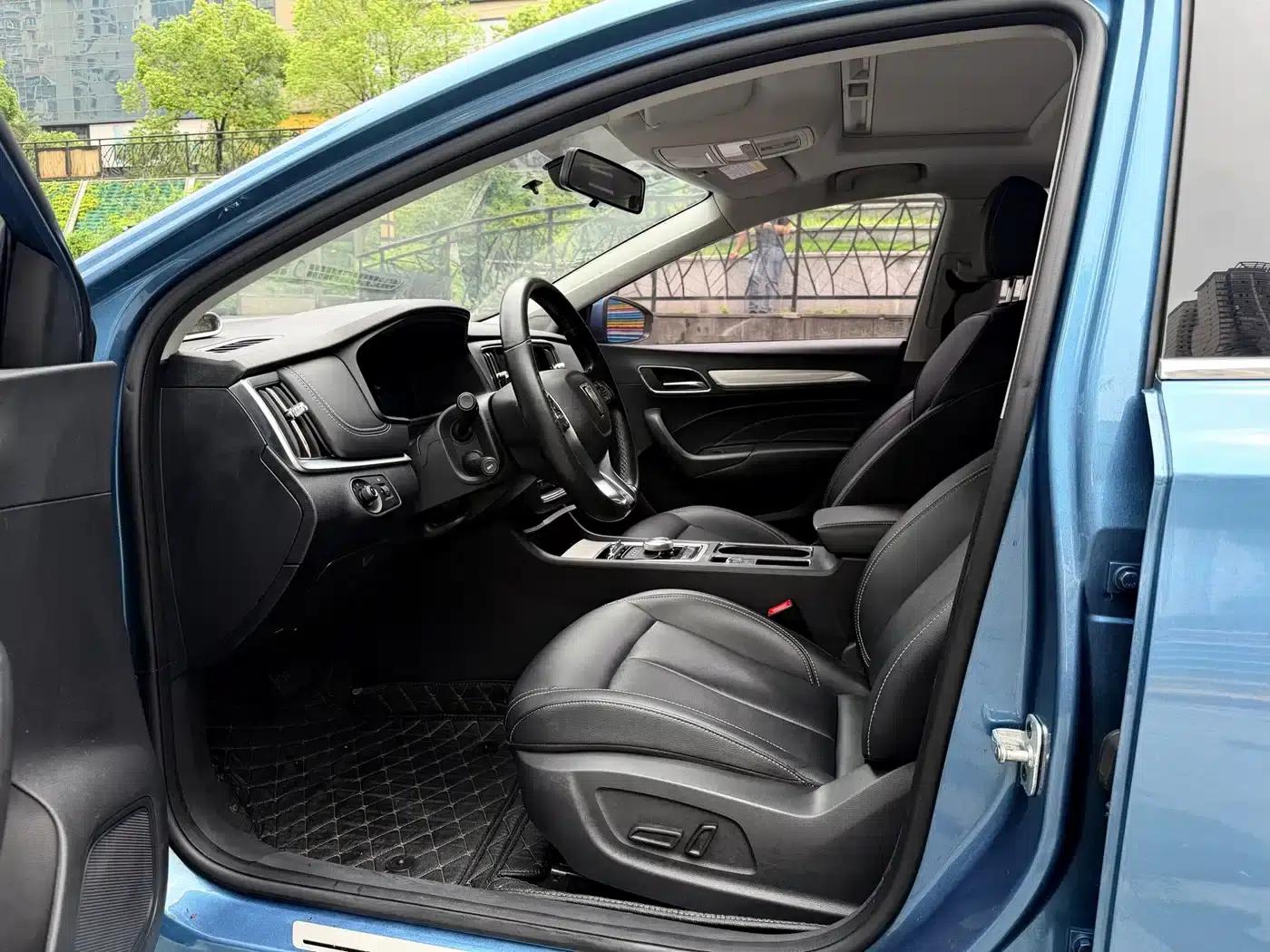 Roewe i6 New Energy 2017 45T Hybrid Connected Smart Edition — миниатюра 8