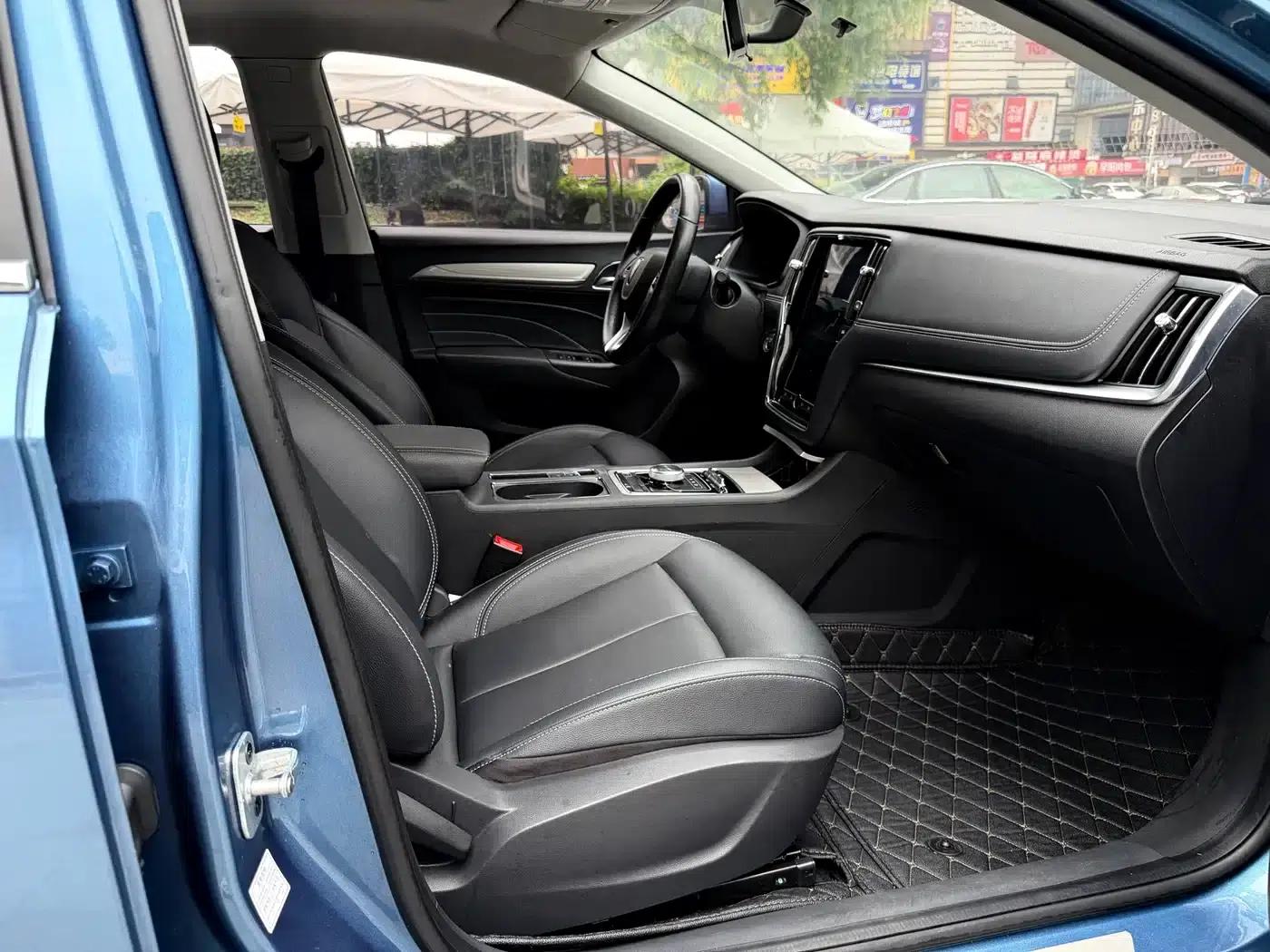 Roewe i6 New Energy 2017 45T Hybrid Connected Smart Edition — миниатюра 10