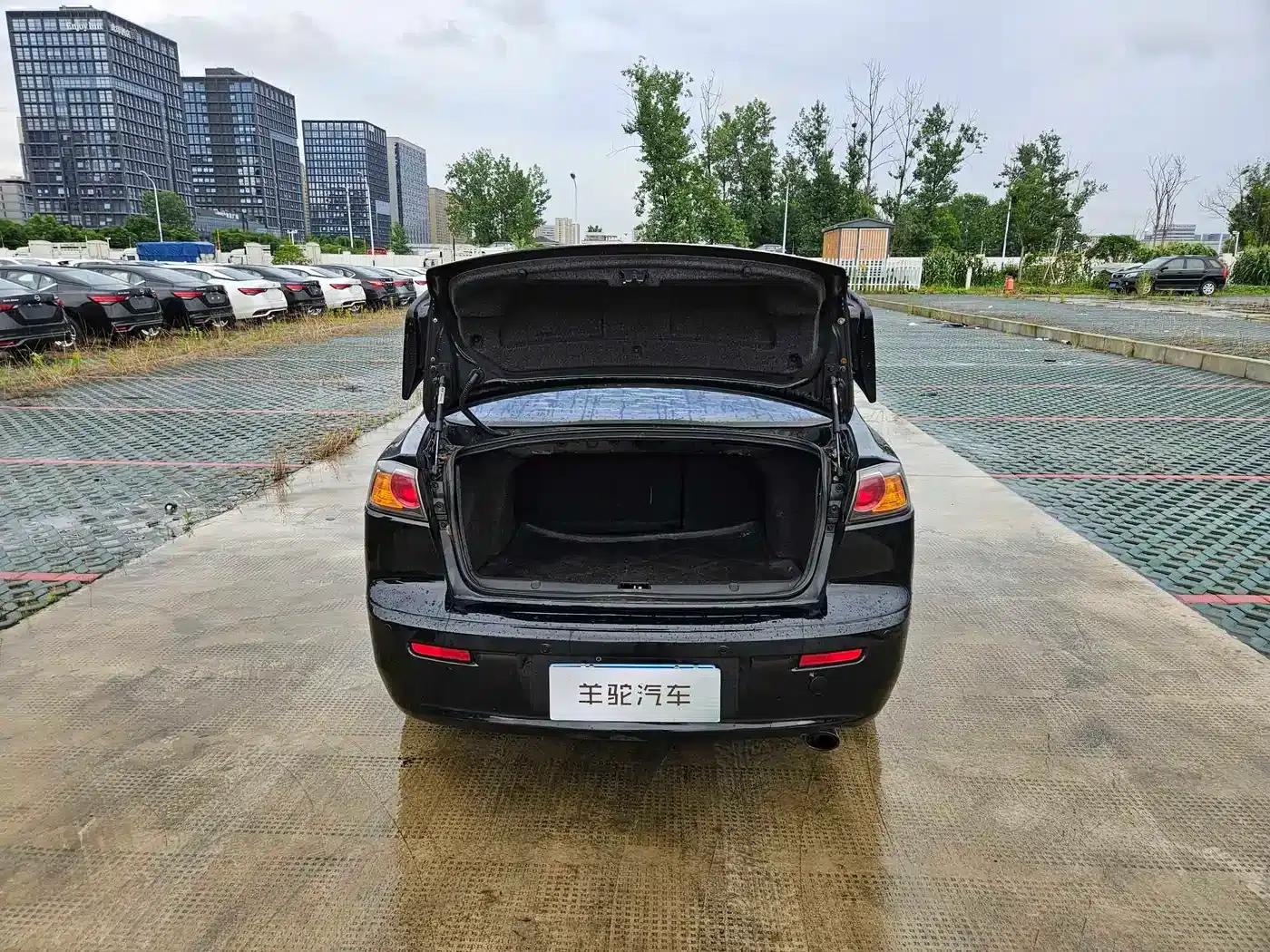 Lancer EX 2012 Luxury Edition 1.8L Manual — миниатюра 13