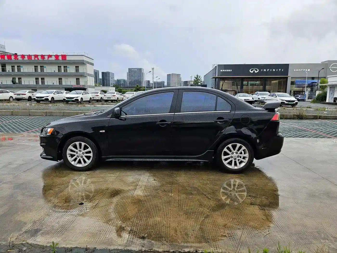 Lancer EX 2012 Luxury Edition 1.8L Manual — миниатюра 5