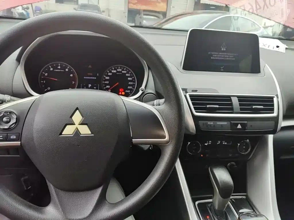 Eclipse Cross 2018 1.5T CVT 2WD Fearless Edition — миниатюра 10