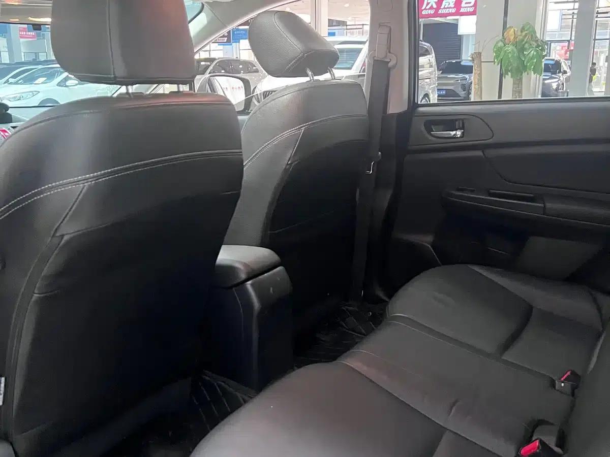 Subaru XV 2012 2.0i Luxury Edition — миниатюра 12