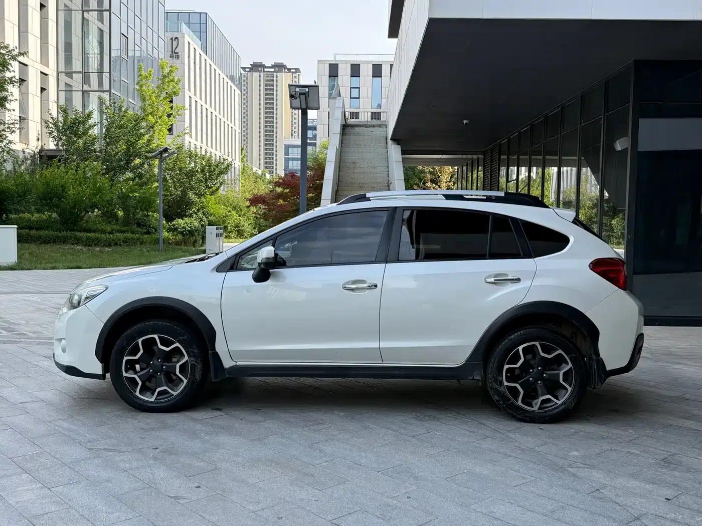 Subaru XV 2012 2.0i Luxury Edition — миниатюра 3