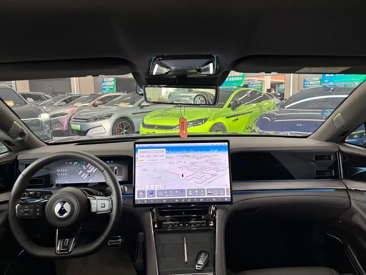 Denza Z9 2024 Model, 1100km Range, 4WD Ultra Edition — миниатюра 13