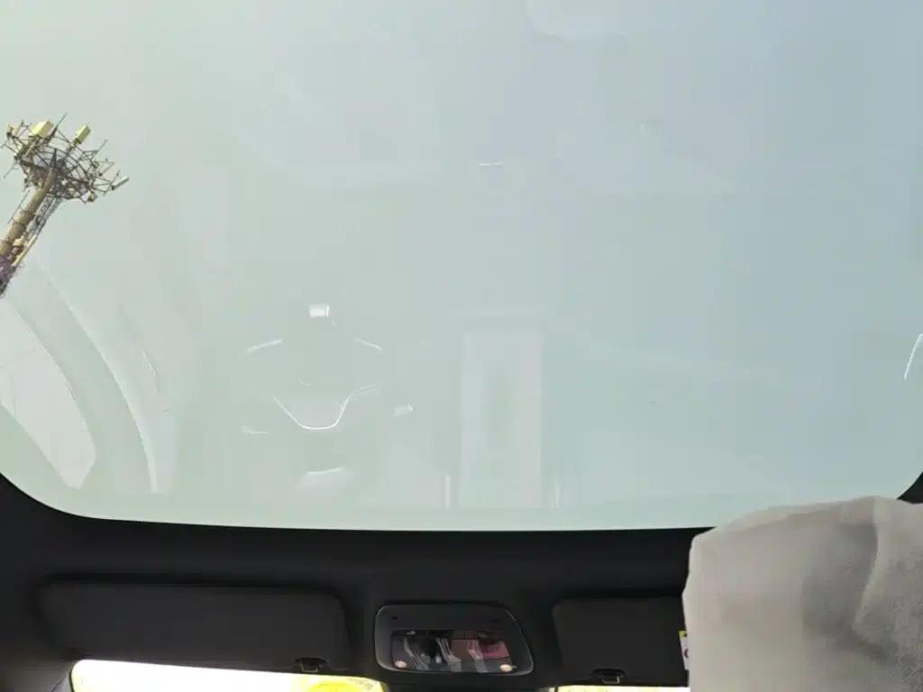 Volvo EX30 2025 Rear-Wheel Drive Long Range Ultra — миниатюра 18
