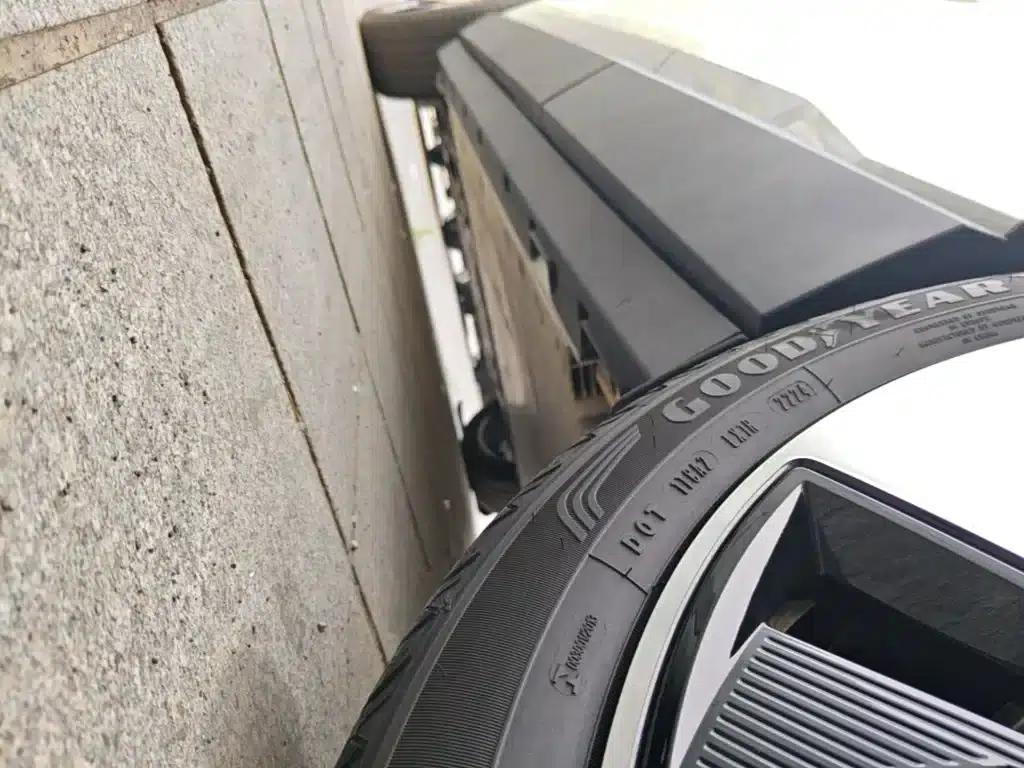 Volvo EX30 2025 Rear-Wheel Drive Long Range Ultra — миниатюра 22