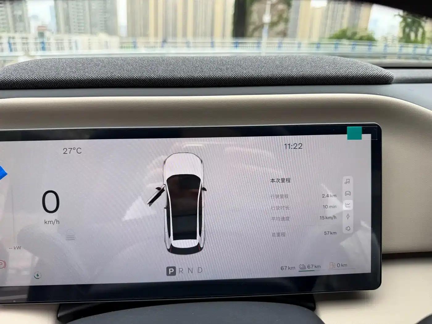 2026 Volvo XC70 Plug-in Hybrid (Two-Wheel Drive, Long Range, Core) — миниатюра 13
