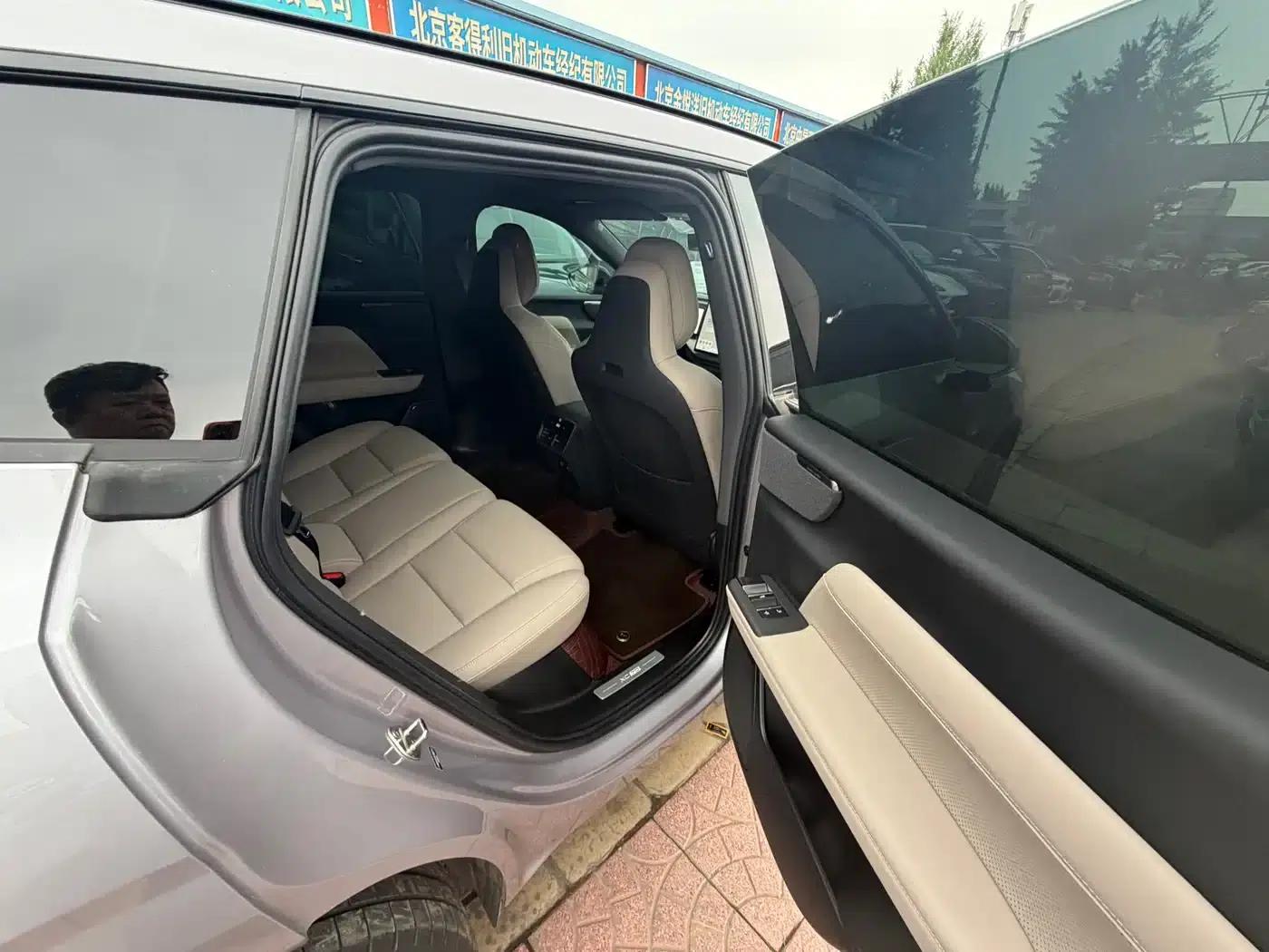 2026 Volvo XC70 Plug-in Hybrid, All-Wheel Drive, Extended Range Plus — миниатюра 14