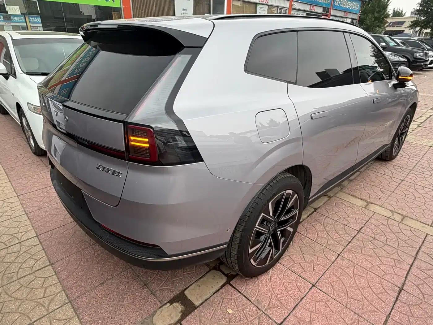 2026 Volvo XC70 Plug-in Hybrid, All-Wheel Drive, Extended Range Plus — миниатюра 5