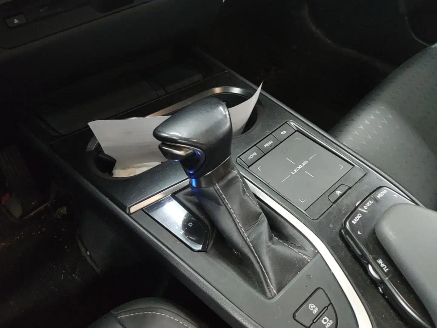 Lexus UX 2020 200 Special Edition — миниатюра 16