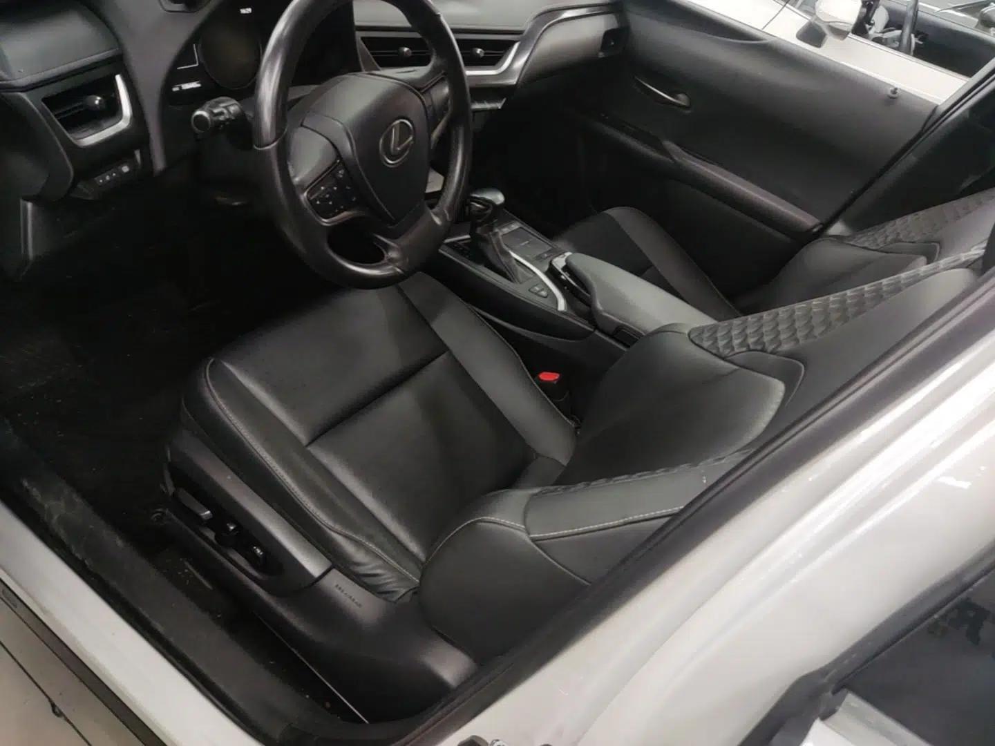 Lexus UX 2020 200 Special Edition — миниатюра 17