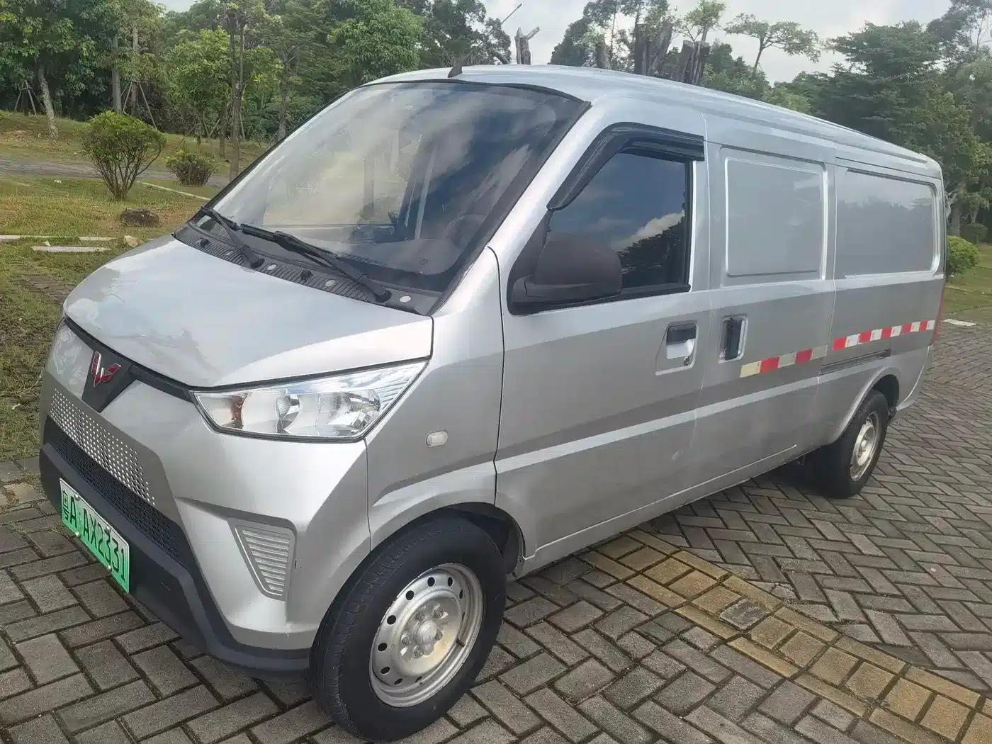Wuling EV50 2021 model van logistics vehicle, Lishen 41.6kWh Liuji electric control system — миниатюра 1
