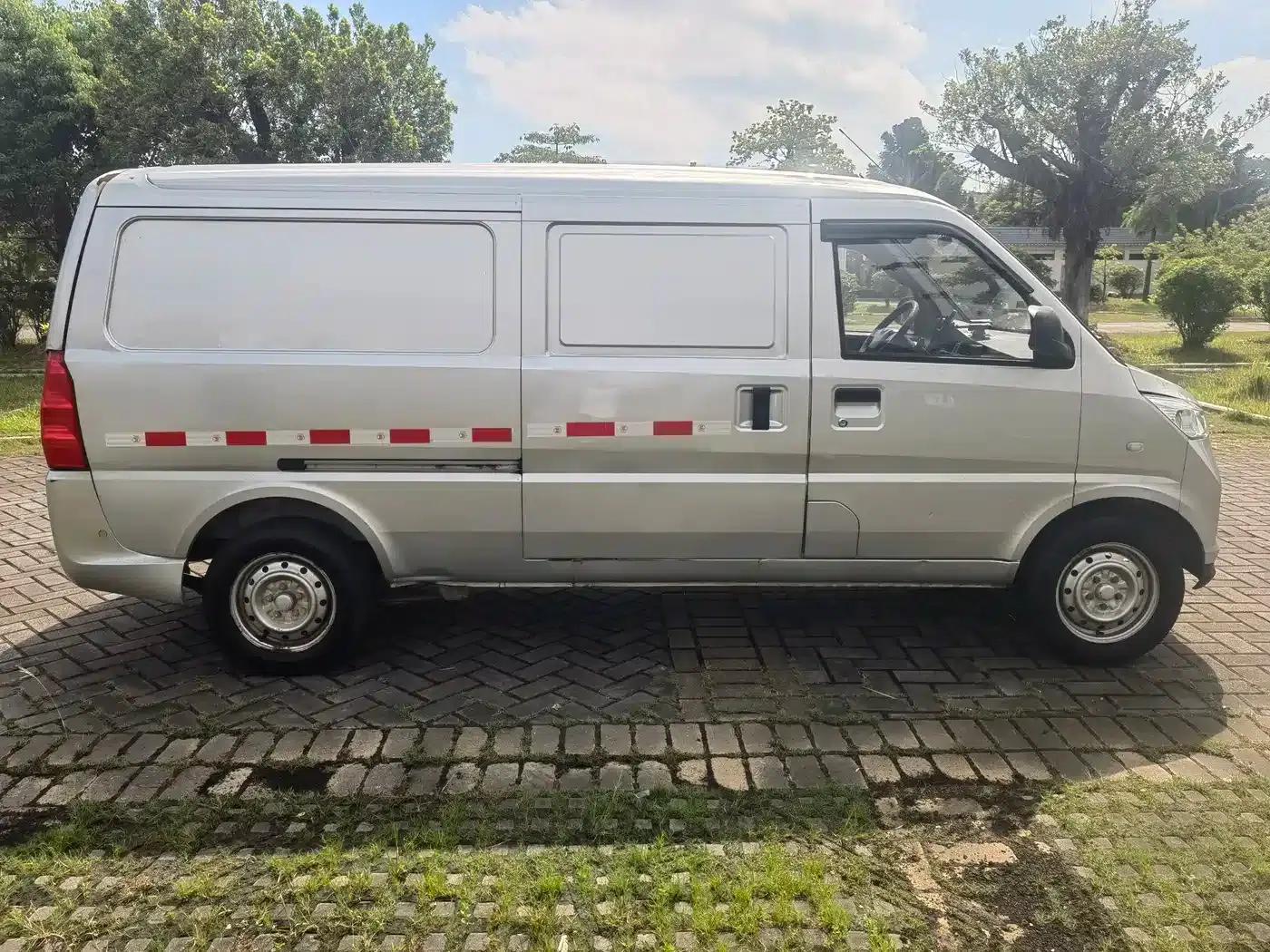 Wuling EV50 2021 model van logistics vehicle, Lishen 41.6kWh Liuji electric control system — миниатюра 4