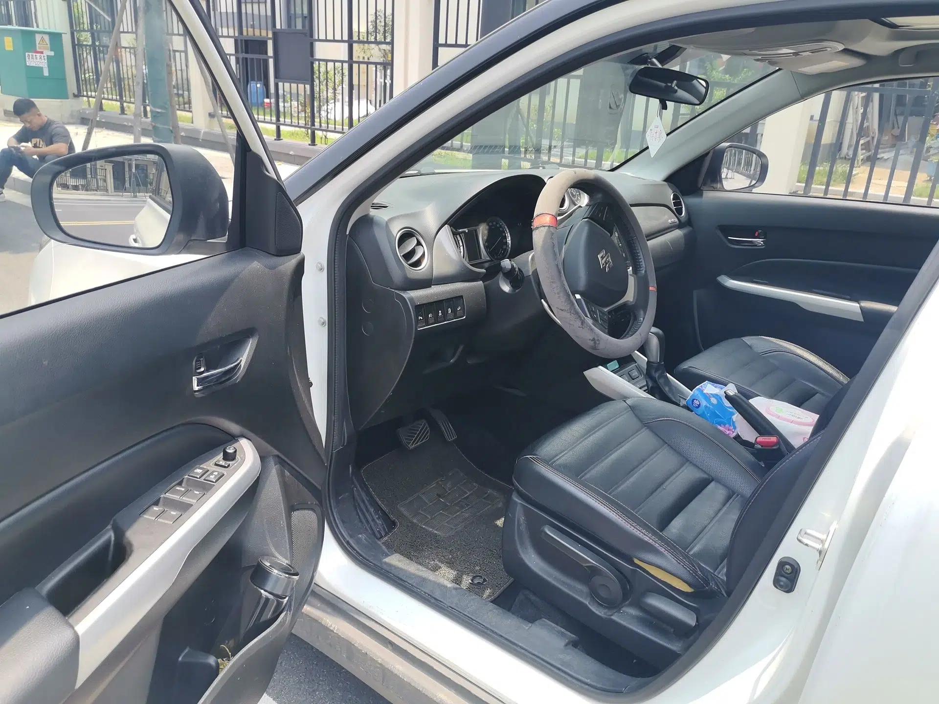 Suzuki Vitara 2016 1.4T Automatic 4x4 Flagship Model — миниатюра 16