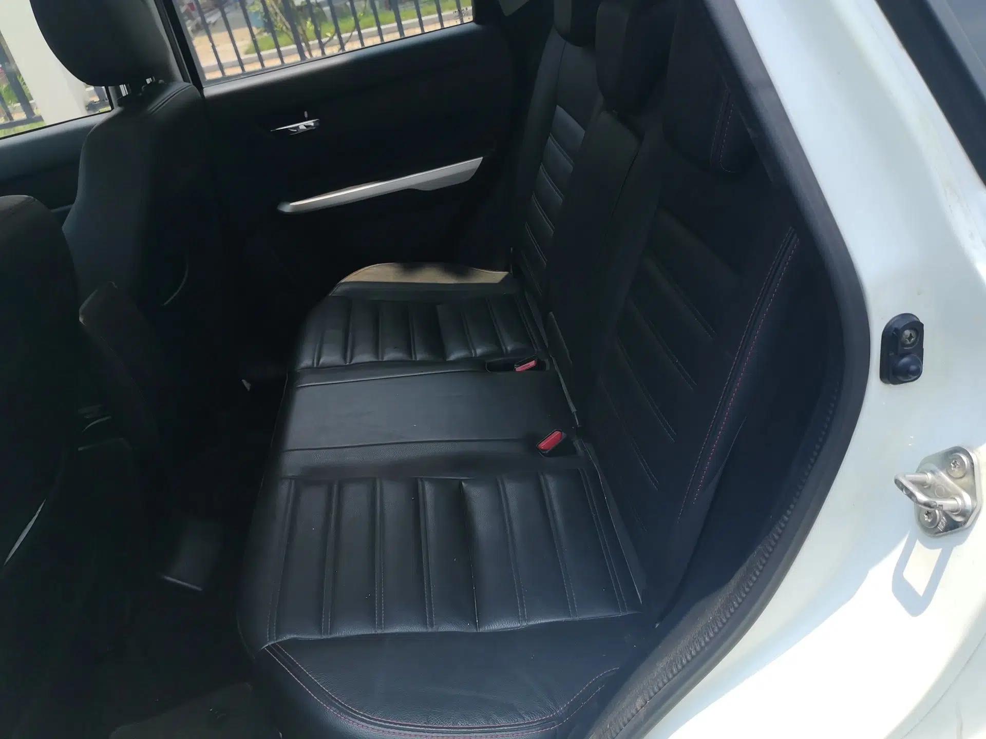 Suzuki Vitara 2016 1.4T Automatic 4x4 Flagship Model — миниатюра 17