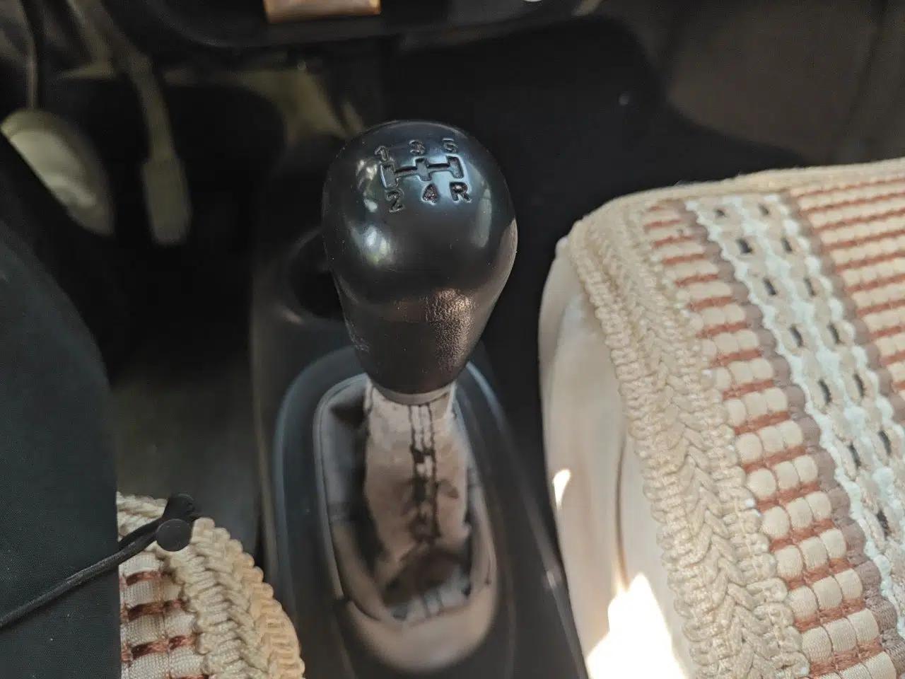 Suzuki Wagon R 2012 e 1.4L Manual VVT Standard Model China IV standard — миниатюра 14