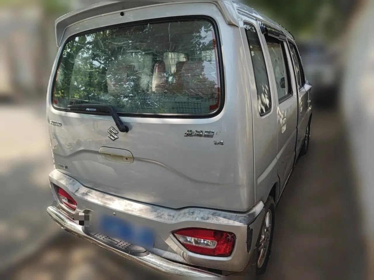 Suzuki Wagon R 2012 e 1.4L Manual VVT Standard Model China IV standard — миниатюра 6