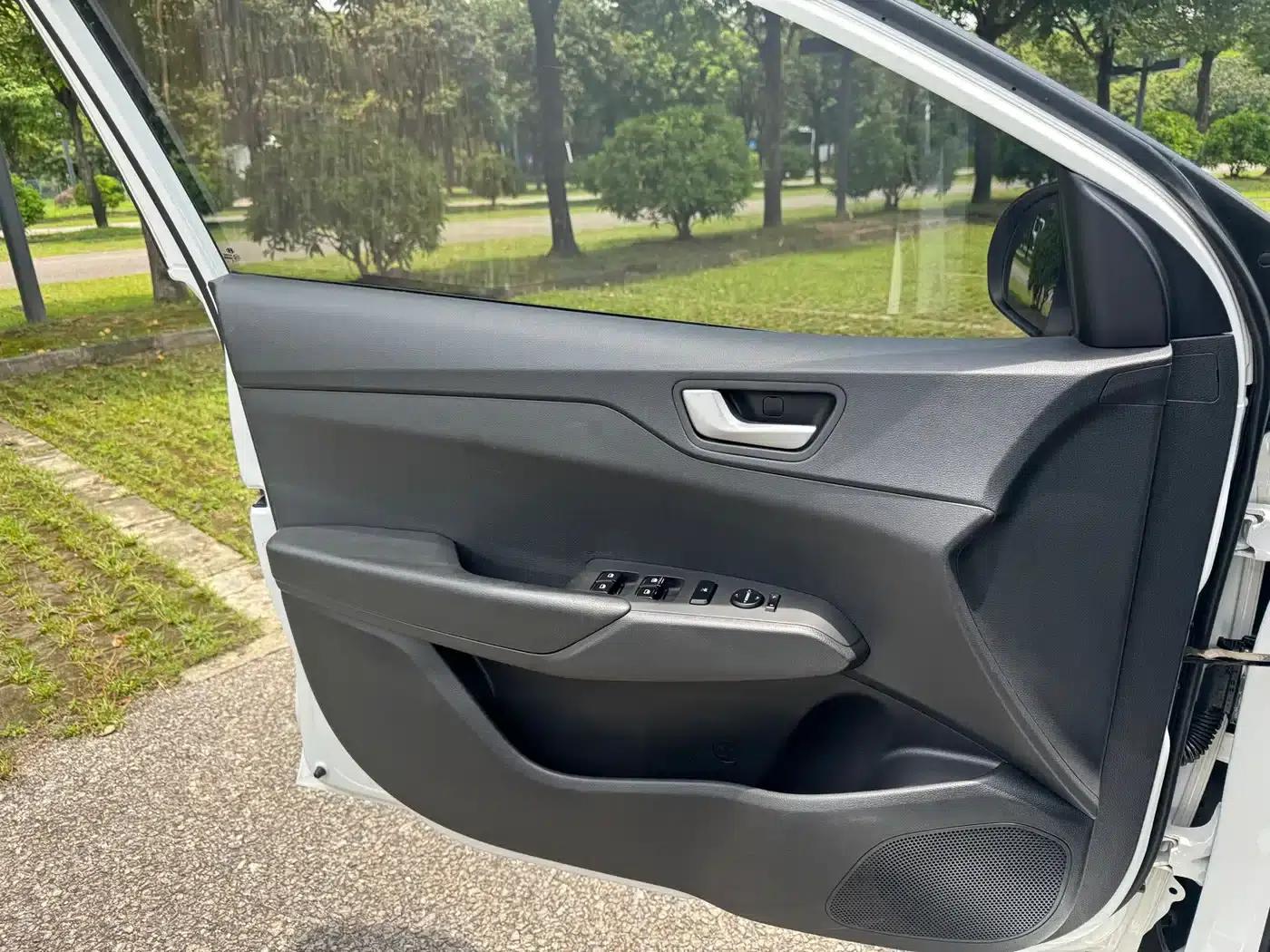 2016 Hyundai Verna 1.4L Manual GLS Cool Edition — миниатюра 18